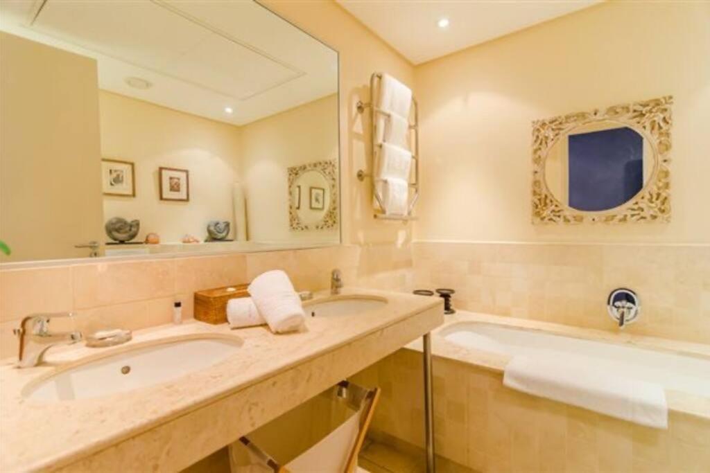 Parama 003 Secure, Luxurious Waterfront Apartment Cape Town Dış mekan fotoğraf